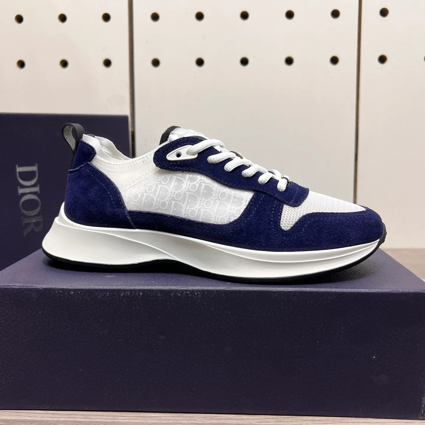 Men's Men's Shoes 💰: 380💰《Dior》The latest and most popular casual shoes, top brand [seduce] luxury~purchase, top~quality. [Strong] The upper is made of imported breathable cowhide with material ➕ breathable sheepskin feet (•) and fine workmanship. Original stylish and stylish soft rubber wear-resistant foreskin outsole, light and comfortable on the foot, size: 38-44, (customized 45, 46), four colors available